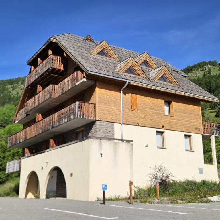 Alpine Mood - Vue - Balcon - Parking - Appartement 2 Chambres avec Vue sur la Montagne - 34