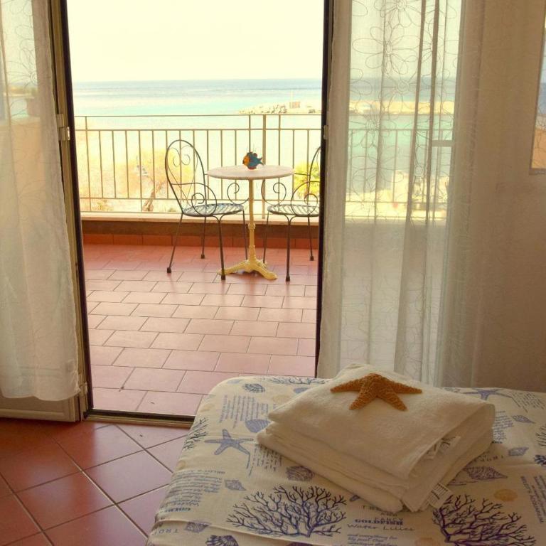 Palermo Mare Holidays - Appartamento con 1 Camera da Letto, Vista Mare e Terrazza - 1