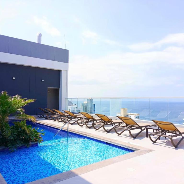 Apartamento con vista al mar en El Rodadero Santa Marta - Three-Bedroom Apartment - 35