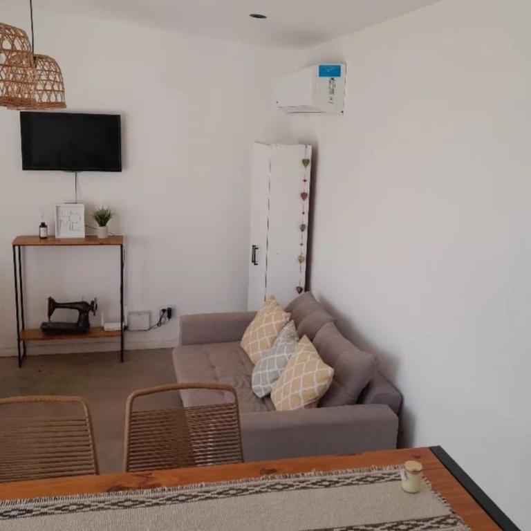 Monoambiente con parque y pileta - One-Bedroom Apartment - 4