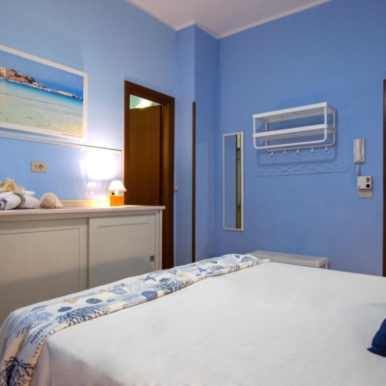 Palermo Mare Holidays - Camera Matrimoniale con Bagno Privato - 7