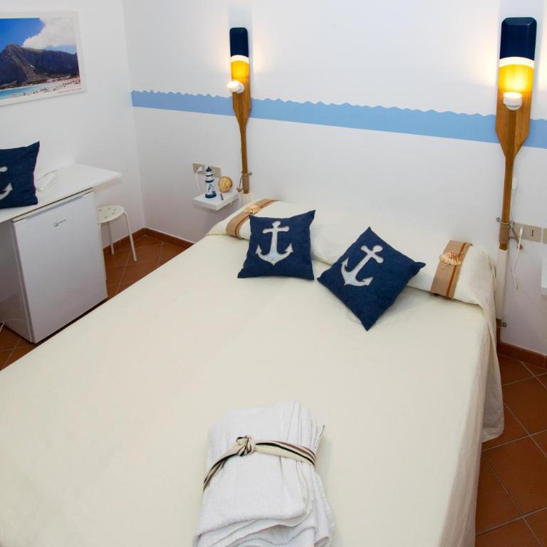 Palermo Mare Holidays - Appartamento con 2 Camere da Letto, Terrazza e Vista Mare - 13