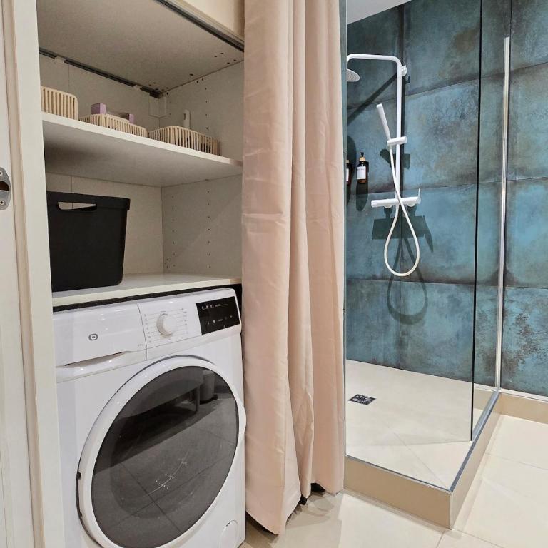 Azzurella - Suberbe T2 tout neuf, à 3min du vieux port avec parking inclus - BY AURAconciergerie - Deluxe Apartment mit 1 Schlafzimmer - 19