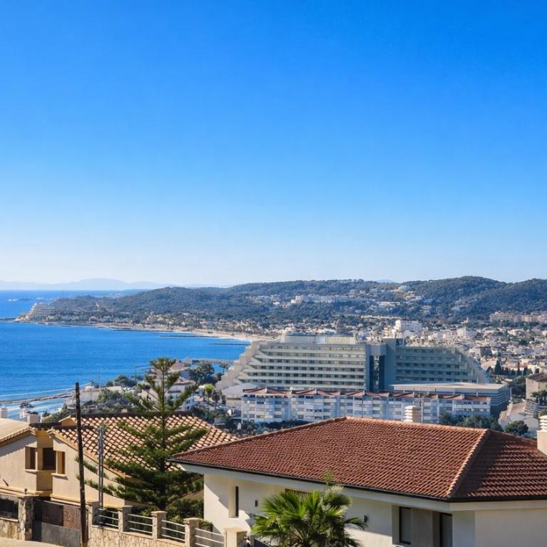 Modern Duplex in Sitges with Private Parking, Sea Views & Terrace - Apartamento de 3 dormitorios - 4