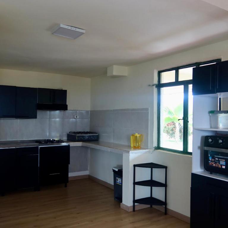 Nido Tangara - Country House in Pereira, Colombia - Eight-Bedroom House - 23