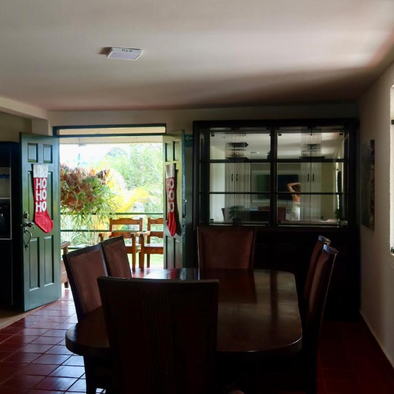 Nido Tangara - Finca Boutique Piscina y Vista - Pereira, Colombia - Seven-Bedroom House - 14