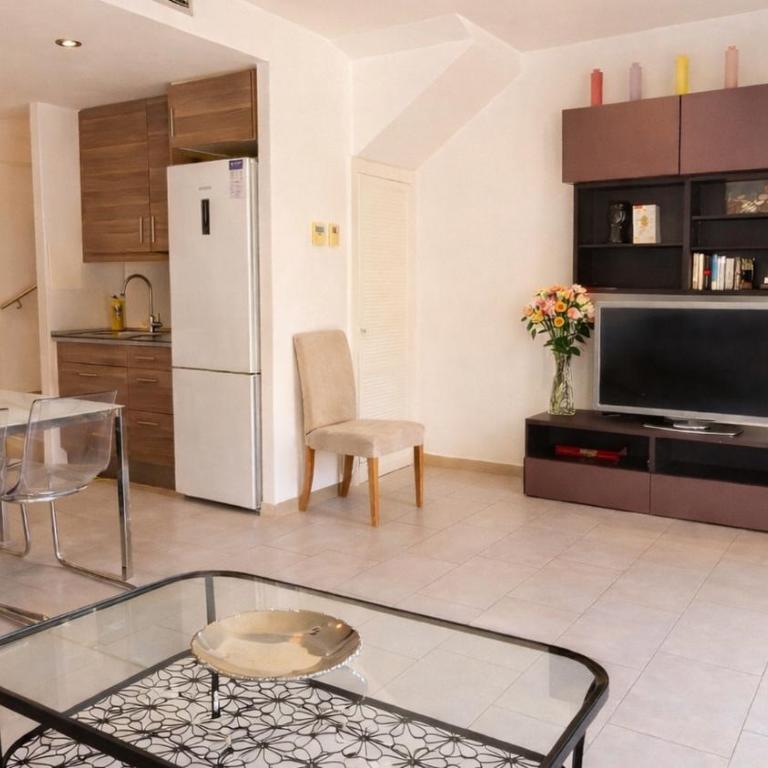 Modern Duplex in Sitges with Private Parking, Sea Views & Terrace - Apartamento de 3 dormitorios - 12