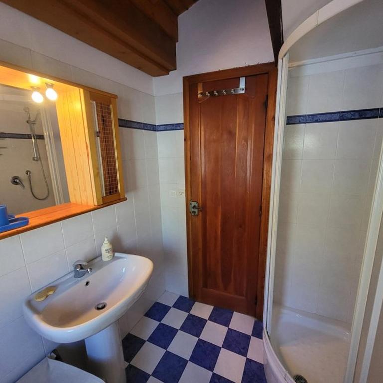 Chalet spacieux avec cheminée et salle de cinéma à Montgenèvre - FR-1-266-242 - Chalet - 20