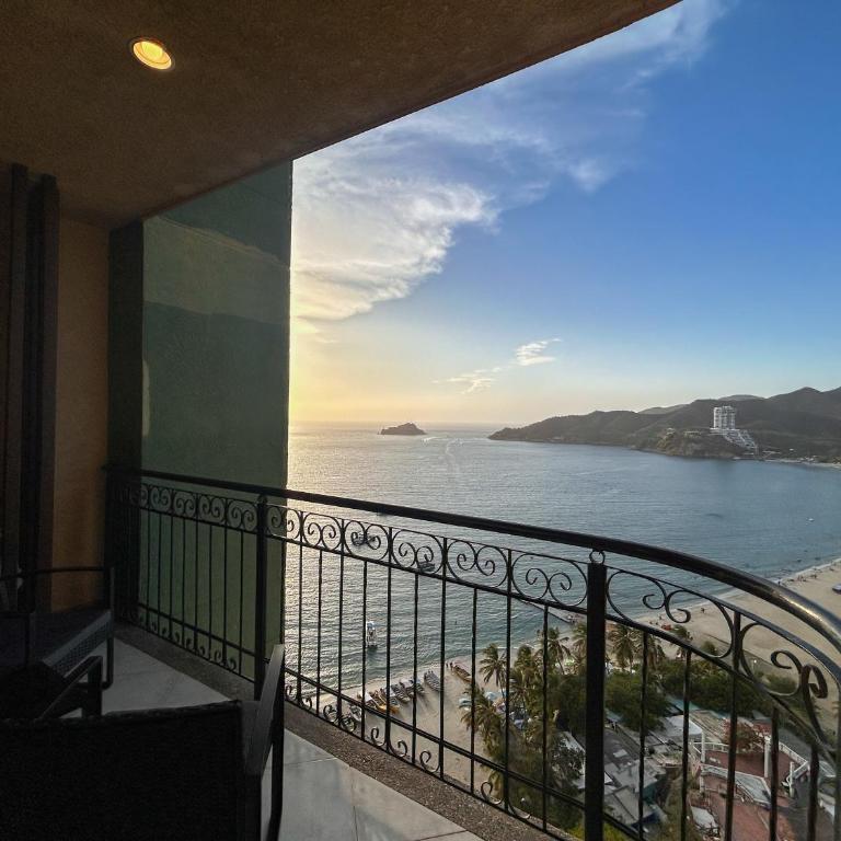 Newly Renovated Oceanfront Duplex In Rodadero - Two-Bedroom Apartment - 6