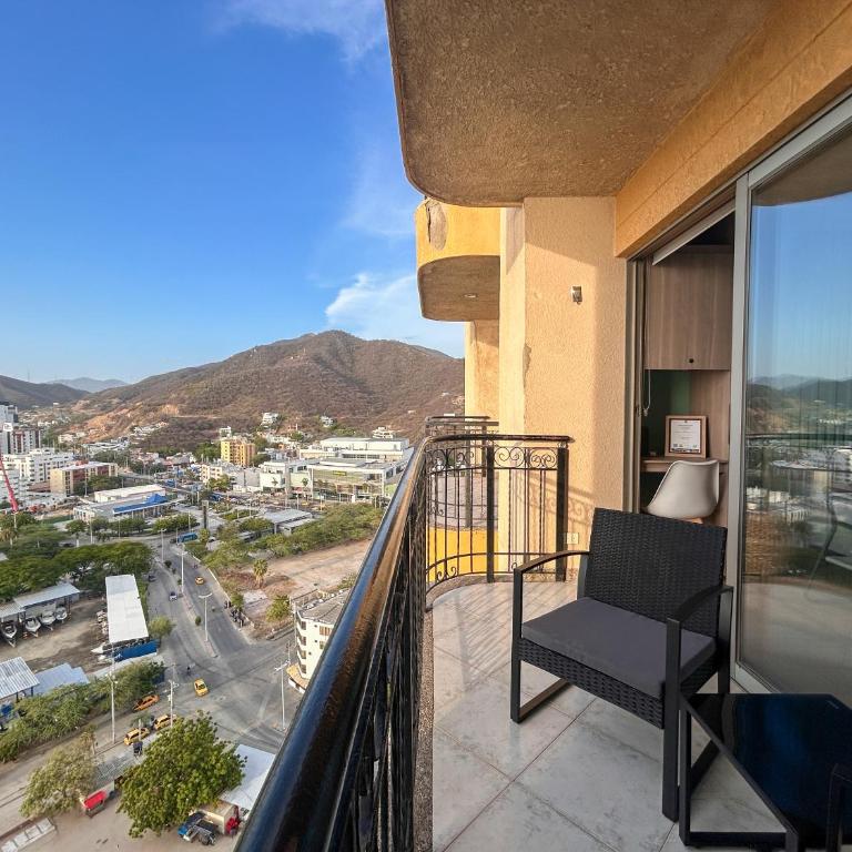 Newly Renovated Oceanfront Duplex In Rodadero - Two-Bedroom Apartment - 11