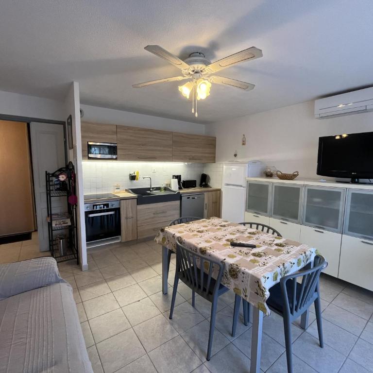 Port Frejus Le Nautica T2-3 capacite 4-5 p - Apartment mit 2 Schlafzimmern und Terrasse - 8