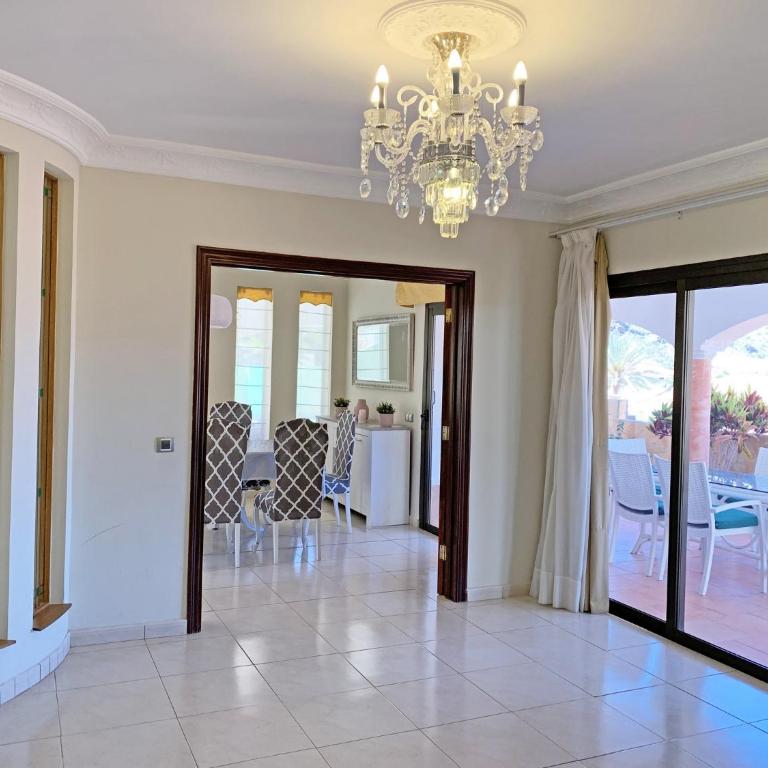 Villa Lucia with heated private pool - Villa - 7
