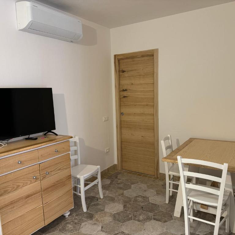 Casa Gallo - Appartamento con 1 Camera da Letto, Balcone e Vista Montagna - 5