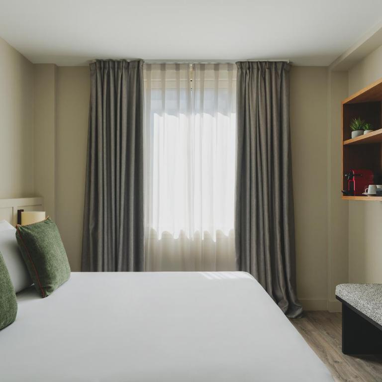 Catalonia Boulevard - Superior Exterior Room - 3