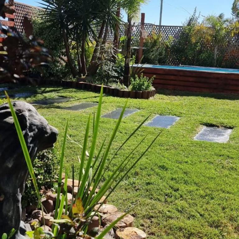 Casa con piscina y vista a la Laguna - One-Bedroom House - 9