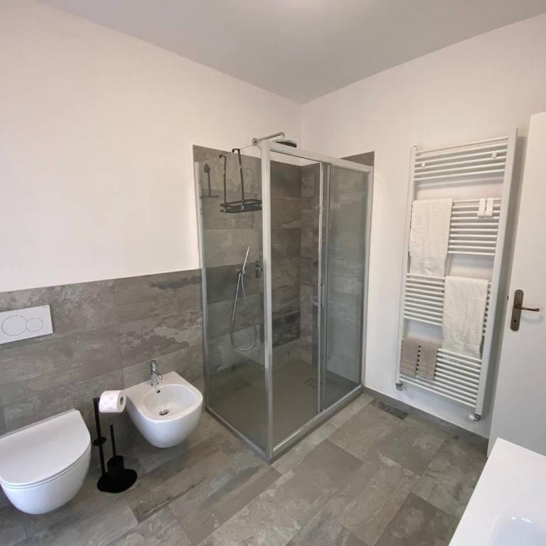 Belvedere apartment - Two-Bedroom Apartment with Lake View - 10