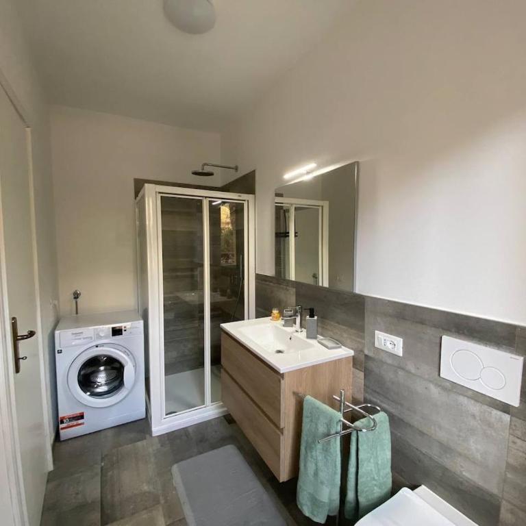 Belvedere apartment - Two-Bedroom Apartment with Lake View - 17