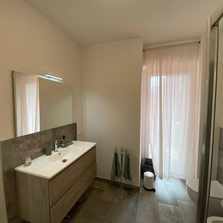 Belvedere apartment - Two-Bedroom Apartment with Lake View - 16