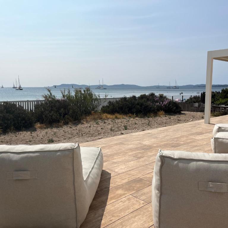 Exceptional Waterfront Villa - Villa - 26