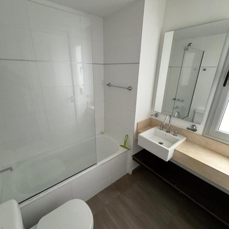 Check and Home - Sarmiento III - 4 Huéspedes - Apartamento de 1 dormitorio con balcón - 5