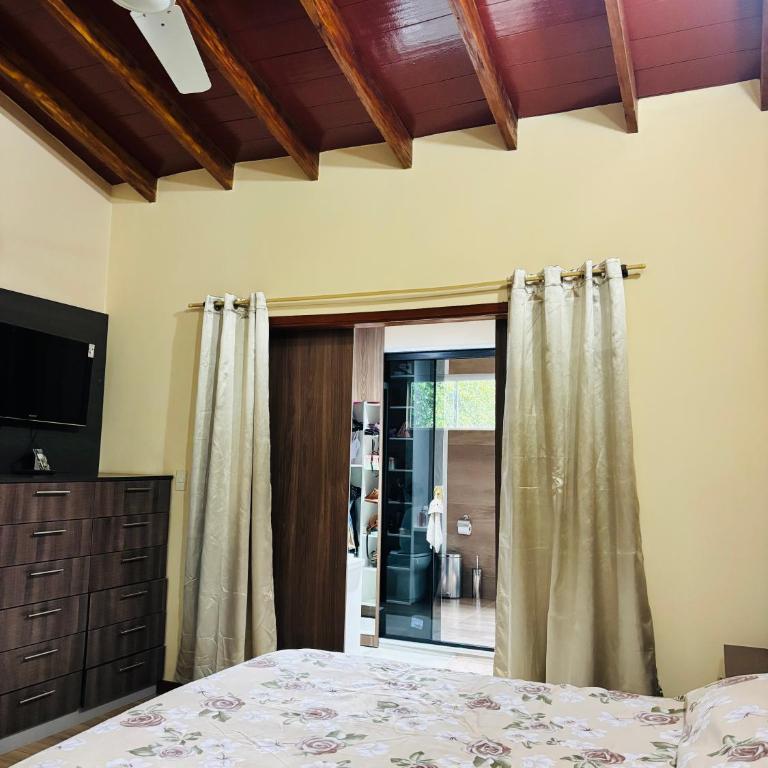 Departamento en Encarnación - Three-Bedroom Apartment - 11