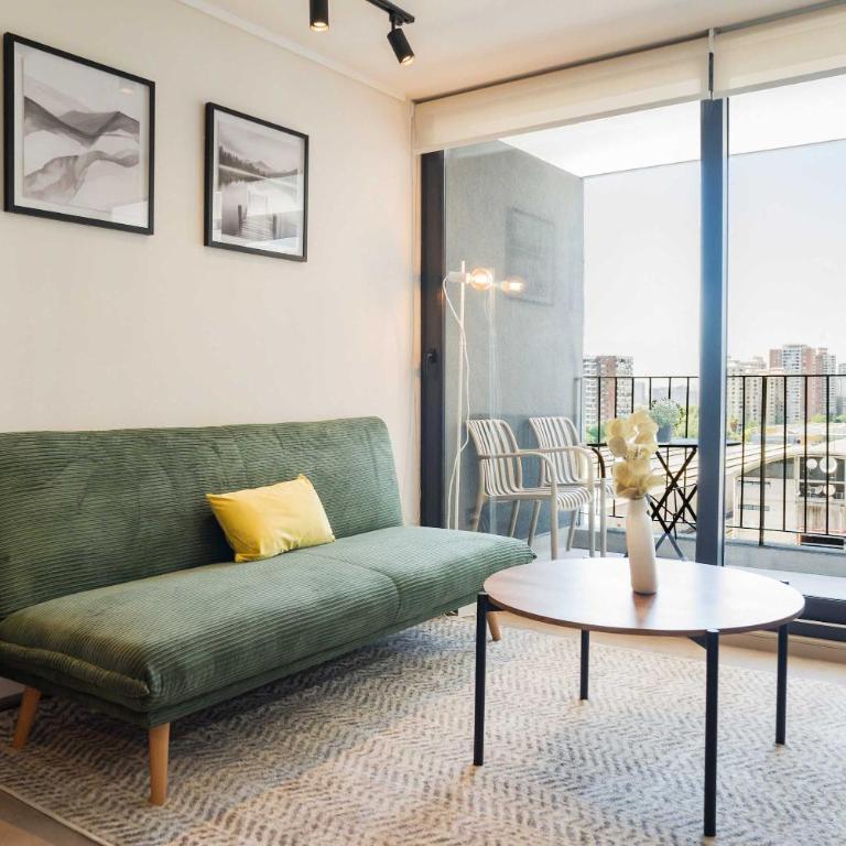 Cozy 1BR Getaway for Three in Vibrant Nunoa - Apartment - 1