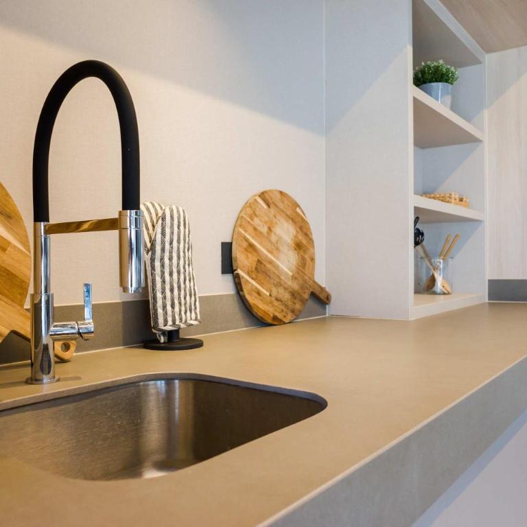 Cozy 1BR Getaway for Three in Vibrant Nunoa - Apartment - 37
