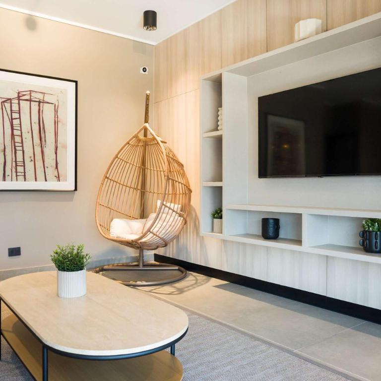 Cozy 1BR Getaway for Three in Vibrant Nunoa - Apartment - 38