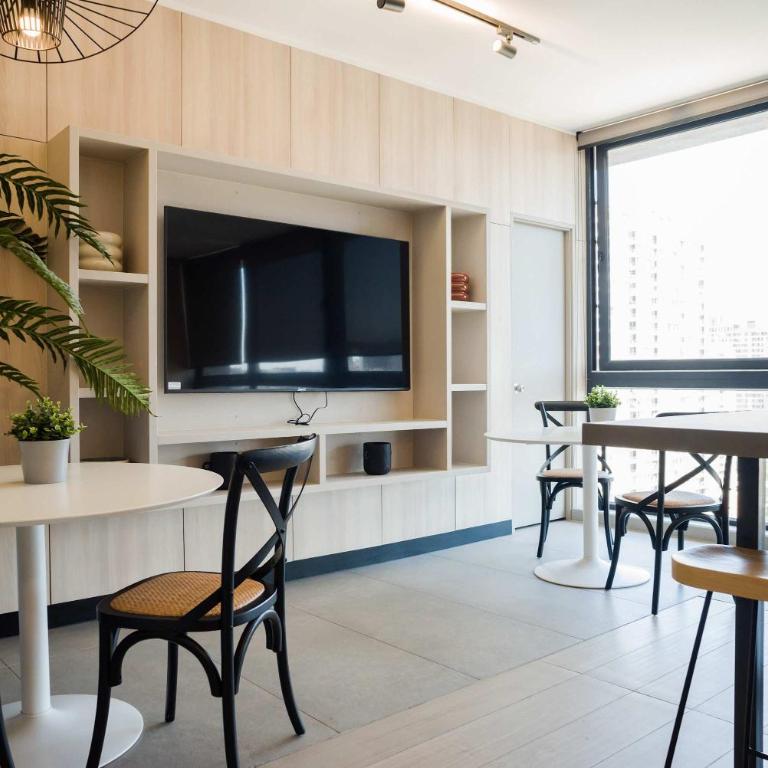 Cozy 1BR Getaway for Three in Vibrant Nunoa - Apartment - 63