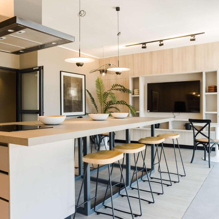 Cozy 1BR Getaway for Three in Vibrant Nunoa - Apartment - 65