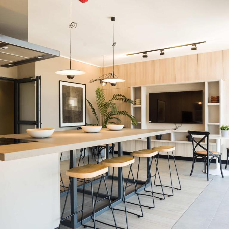 Cozy 1BR Getaway for Three in Vibrant Nunoa - Apartment - 67