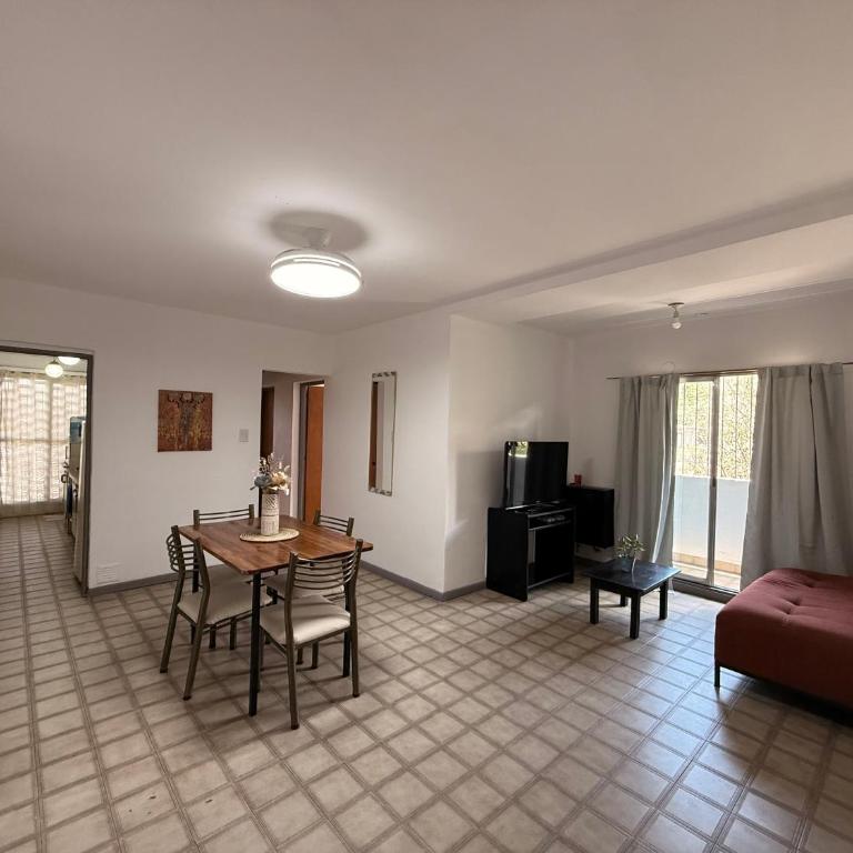 Departamento al pie de las sierra - Apartamento de 2 dormitorios - 3