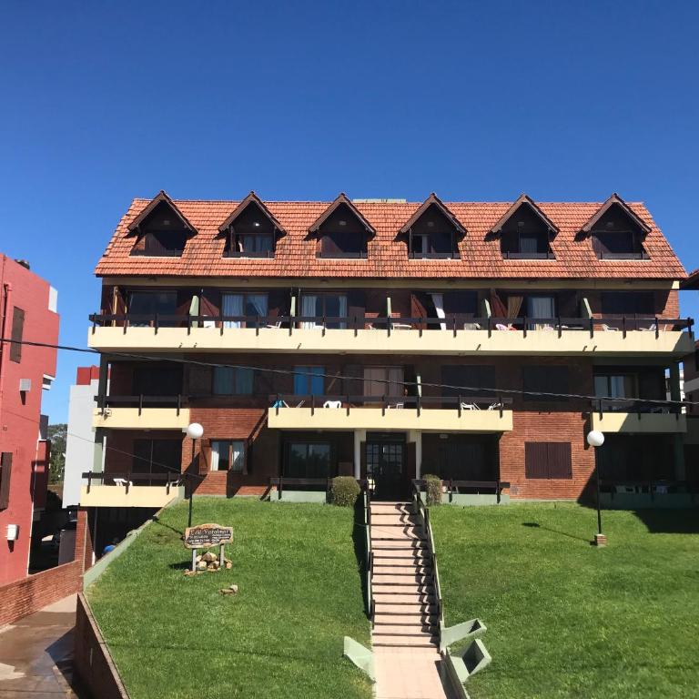 Vistalmar 3 Amb pileta Climatizada cochera - Two-Bedroom Apartment - 10