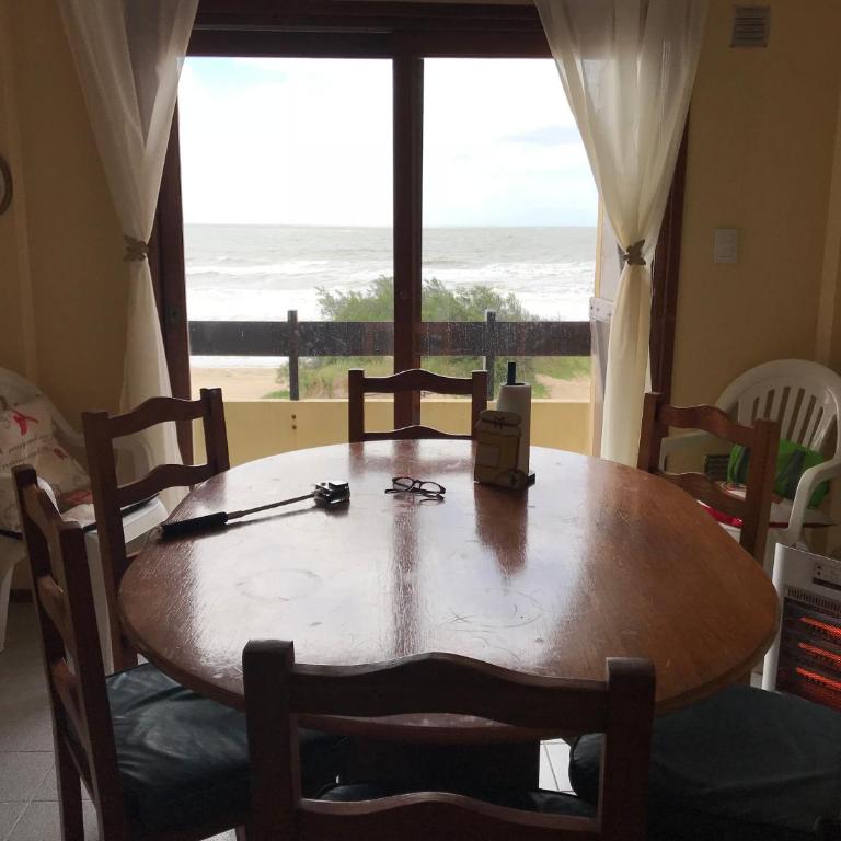 Vistalmar 3 Amb pileta Climatizada cochera - Two-Bedroom Apartment - 23