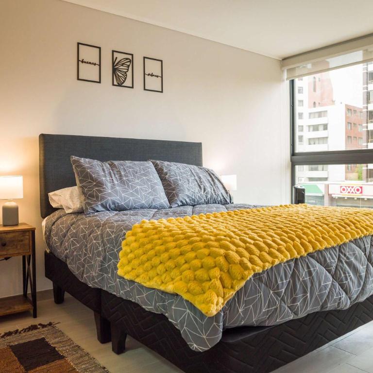 Stylish 1BR Retreat in Santiago Modern Comfort for 3 - Apartment - 2