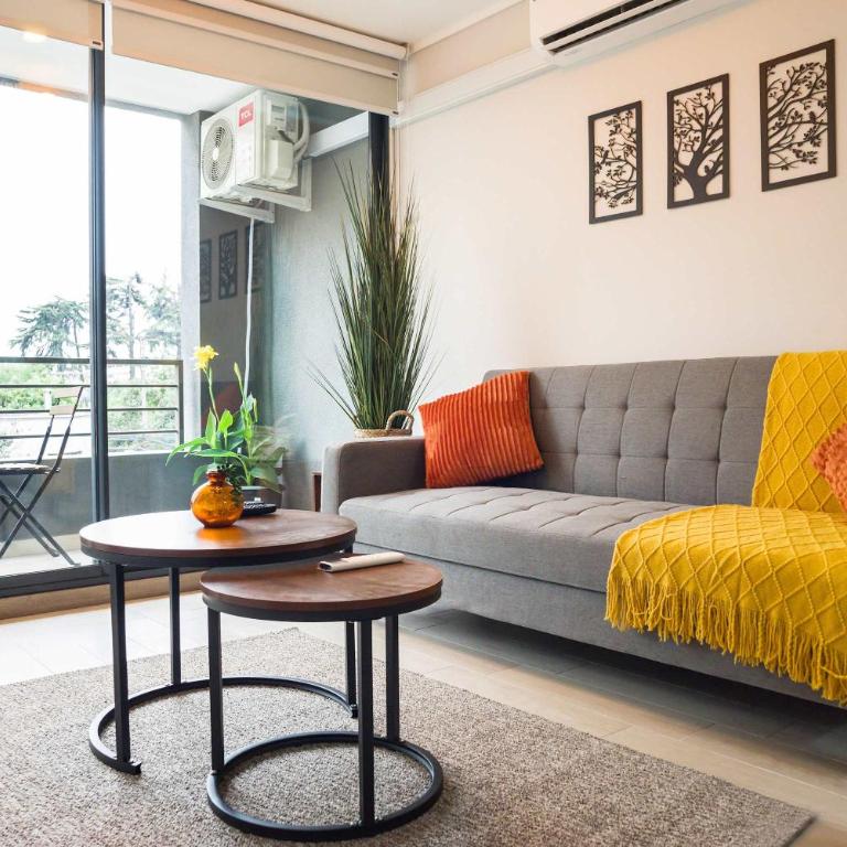 Stylish 1BR Retreat in Santiago Modern Comfort for 3 - Apartment - 1