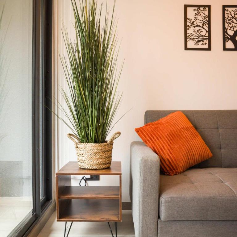 Stylish 1BR Retreat in Santiago Modern Comfort for 3 - Apartment - 10