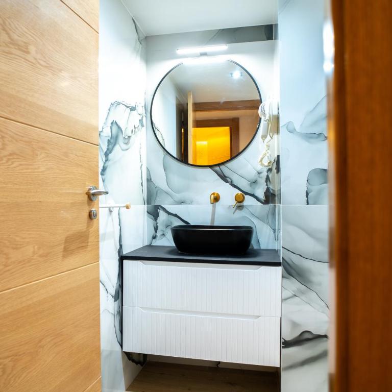Piso para cuatro a los pies de la Alhambra - Two-Bedroom Apartment - 19