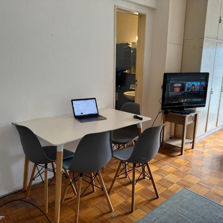 Bright studio apartment in Almagro 4th floor - One-Bedroom Apartment - 6