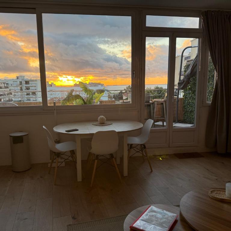 Votre grand COCON Niçois Appart Vue Mer - Appartement 2 Chambres - Vue sur Mer - 3