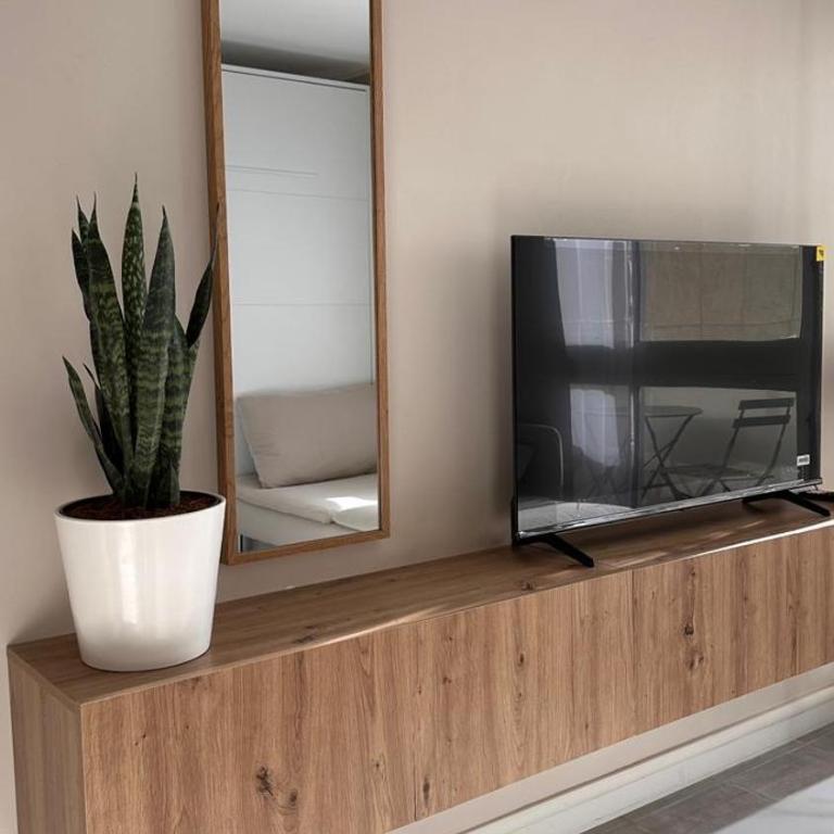 Slux Studio 399 - One-Bedroom Apartment - 8
