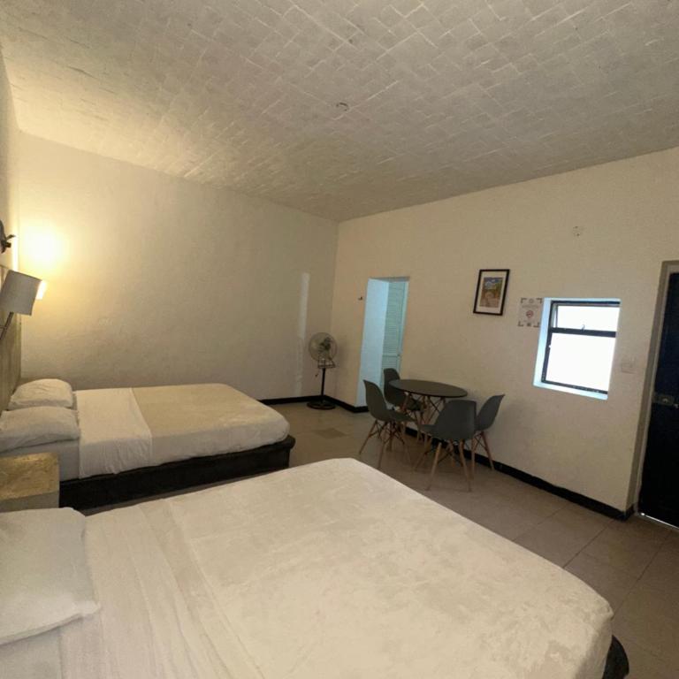 La Casa del Mercado - Queen Room with Two Queen Beds - 4