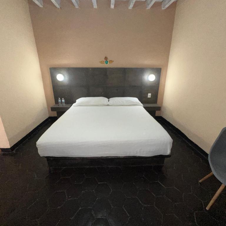 La Casa del Mercado - Double Room with Private Bathroom - 4
