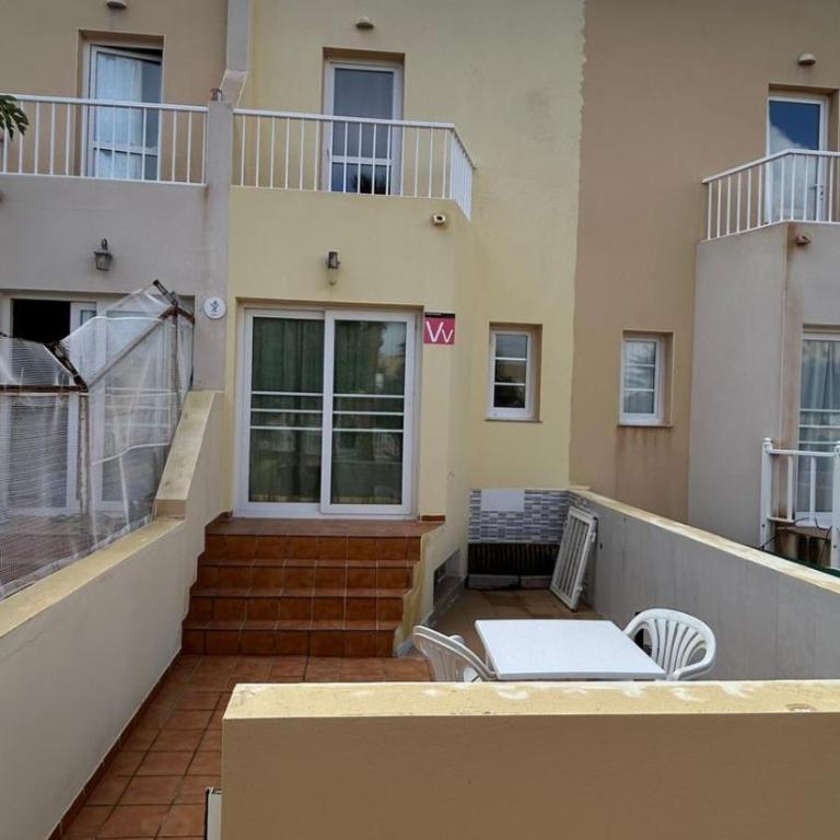Castillo Holiday Home - Two-Bedroom House - 8