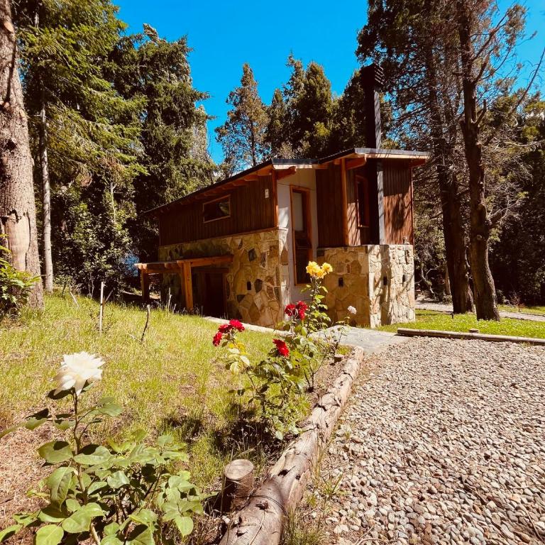 LOS HUEMULES - casa nueva en medio del bosque y a pasos del centro de la ciudad- - Casa de 3 dormitorios - 1