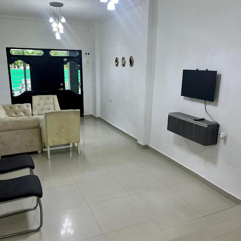 Apartamentos Ruiz - Apto 01 - Three-Bedroom Apartment - 2
