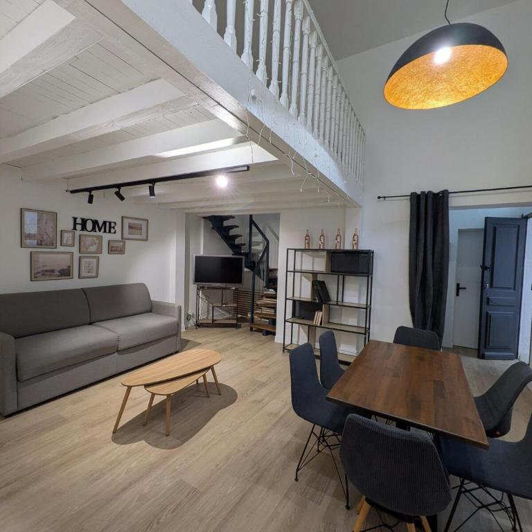 T3 de 75 m2 avec véranda et parking, à 5 min des Thermes à Luchon - Two-Bedroom Apartment - 2