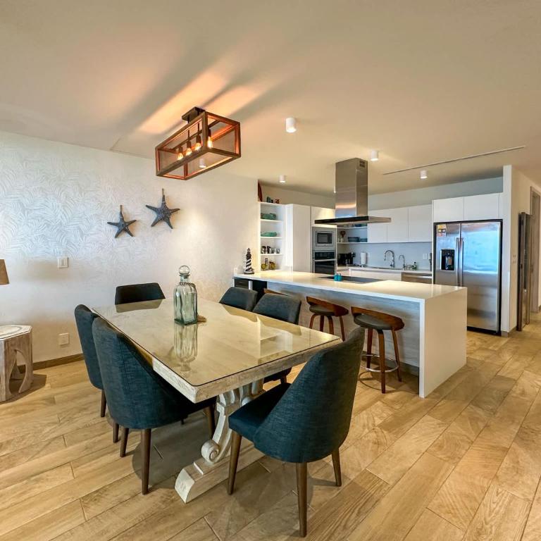 Stunning 3rd Floor Beachfront Condo - Apartamento - 4