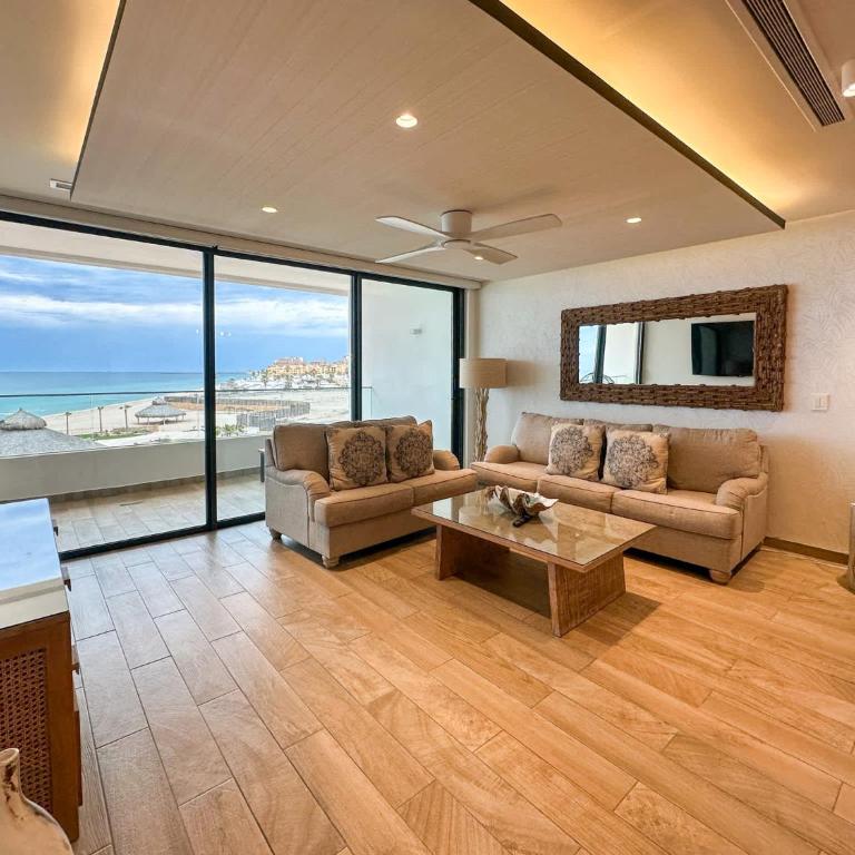 Stunning 3rd Floor Beachfront Condo - Apartamento - 5