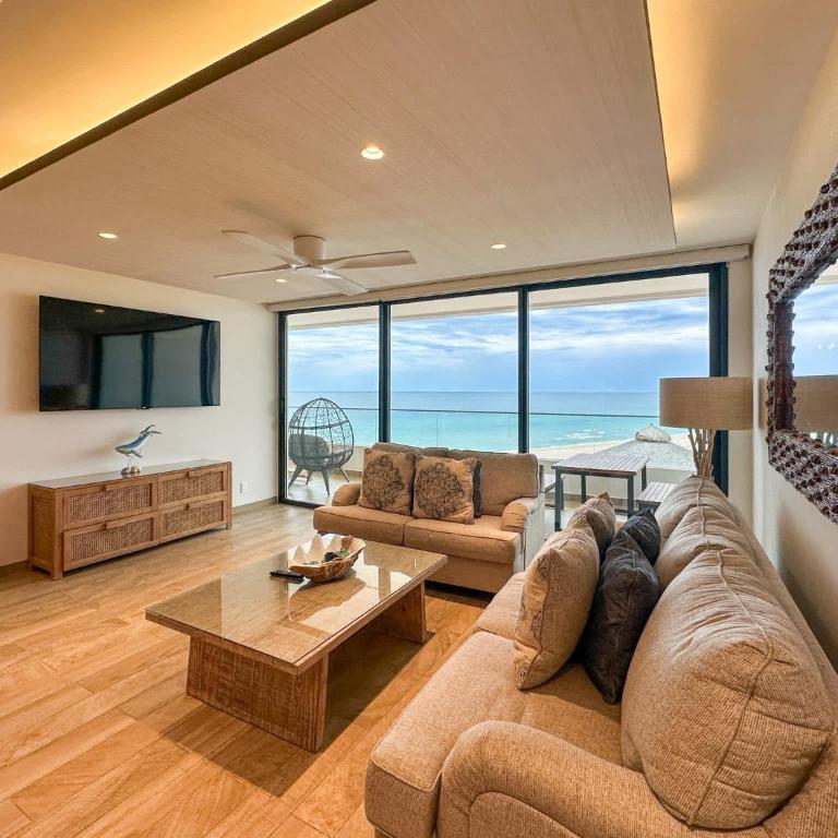 Stunning 3rd Floor Beachfront Condo - Apartamento - 6